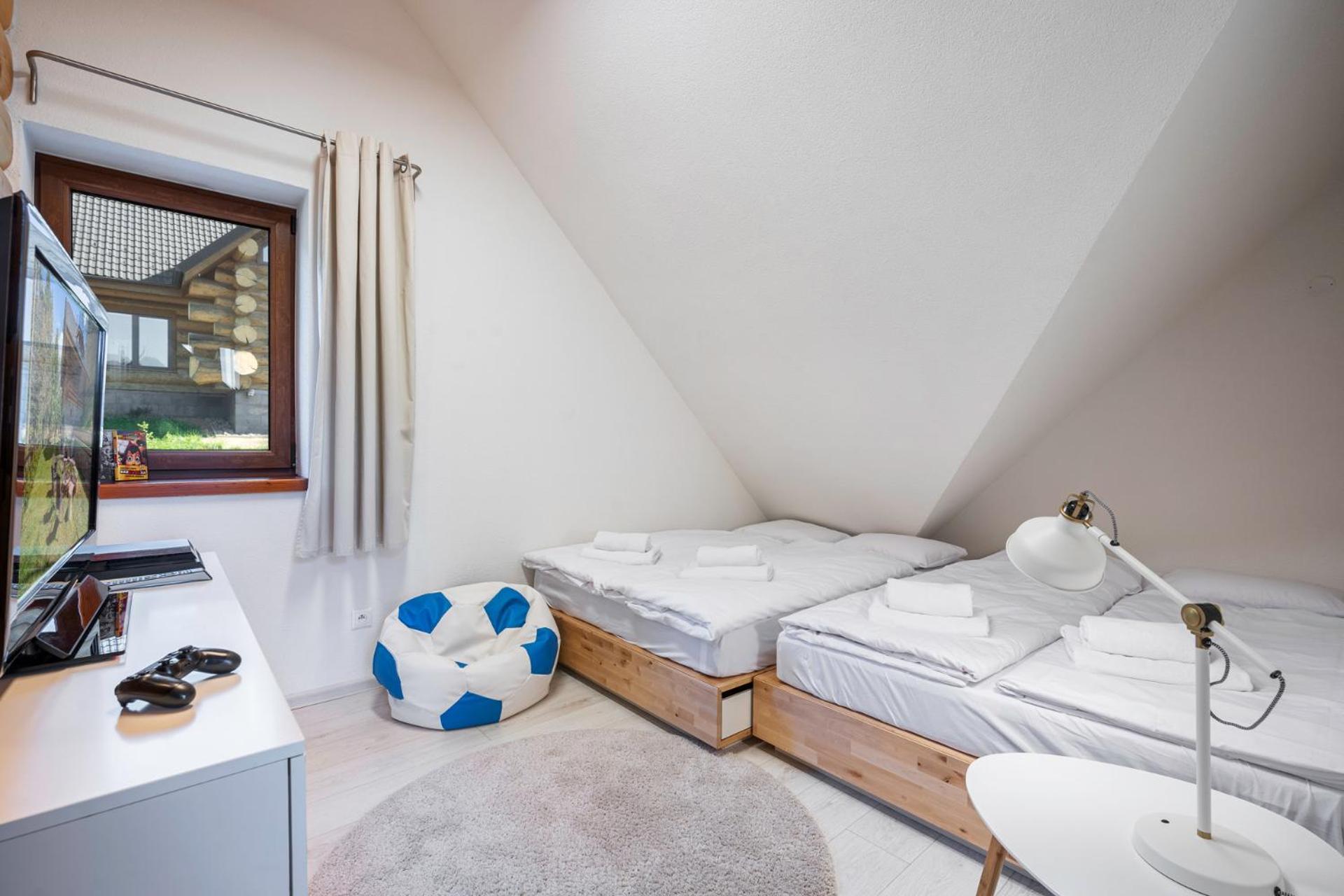 Chalet Piros - Sauna - Jacuzzi - Beautiful Scenery - Kids Playground - In The Forest *